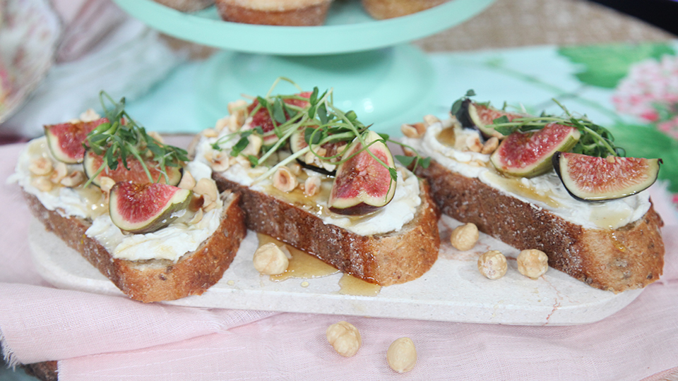 Whipped ricotta with figs, hazelnuts and honey